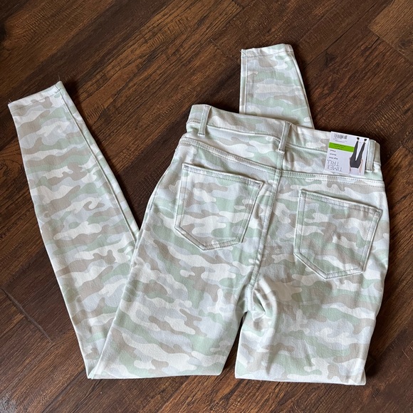 TT High Rise Stretch Fitted Gray Camo Jegging Size XS (0-2) - Picture 8 of 11